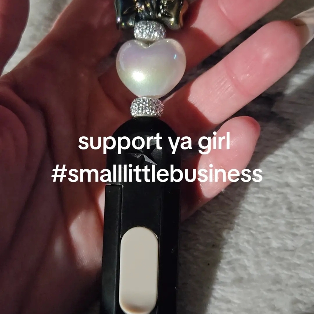 Elegant Black and White Key Holder